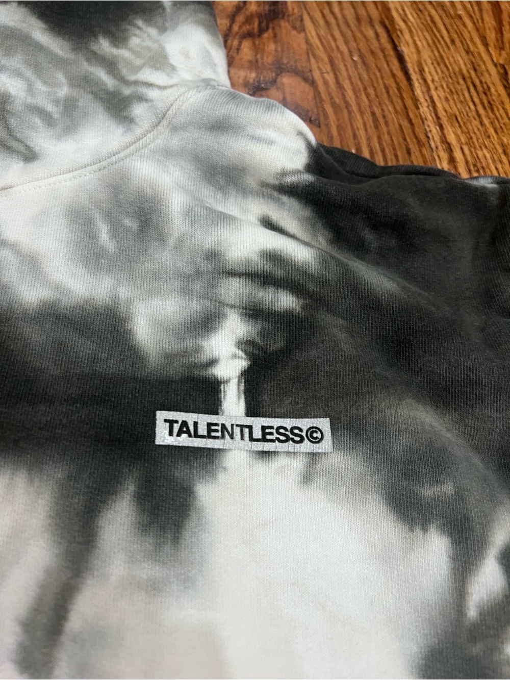 Talentless Men’s Heavyweight Hoodie Tie Dye Graphic Black And White Size Medium - Picture 3 of 7